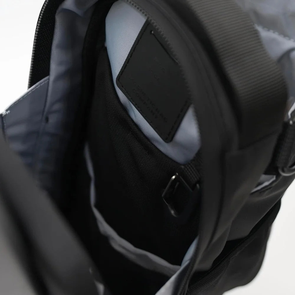 Magnetic Gym Pouch — Built by Discipline Hands-Free Carrier